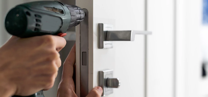 Locksmith For Lock Replacement Near Me in Riverside, CA