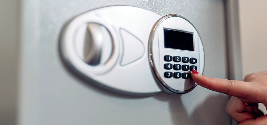 Jewelry Safe Cracking in Riverside, California